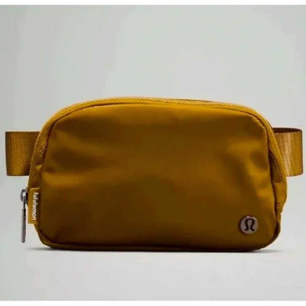 Lululemon Everywhere Belt Bag - Burnt Caramel